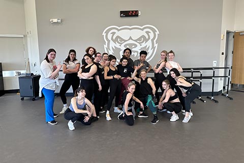 Jagged Little Pill dancers